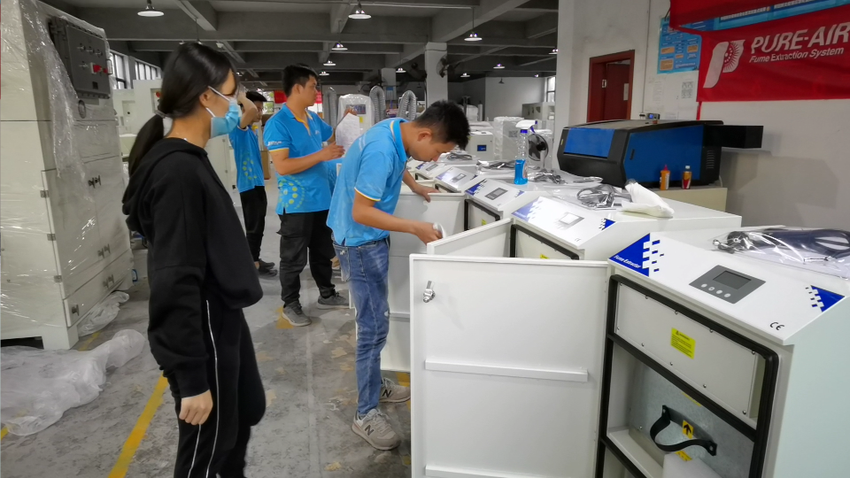 拋光車間除塵器，執信環保為工業加工提供除塵設備。