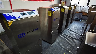 打磨拋光集塵器價(jià)格和粉塵凈化器價(jià)錢,價(jià)格差多少,執(zhí)信環(huán)保來解答！