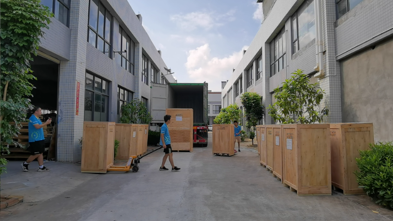 防爆除塵器廠家,執(zhí)信環(huán)保除塵設(shè)備貨柜出貨,